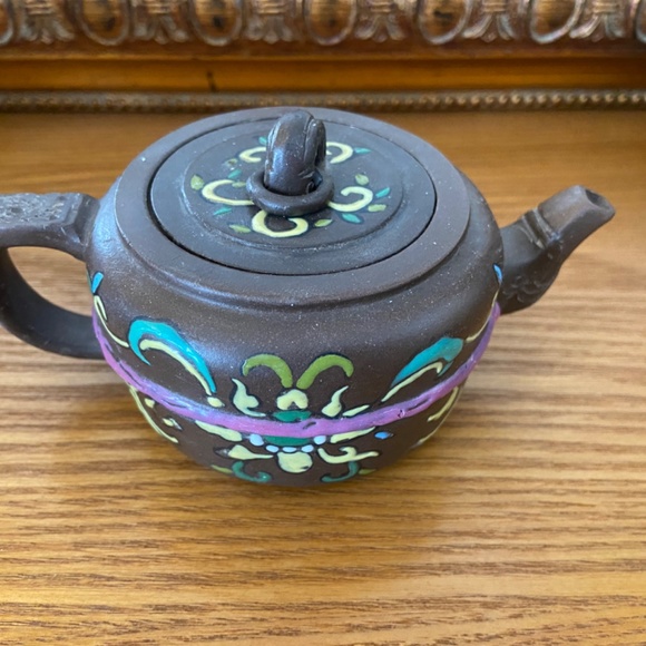 4 Miniature Teapots Cast Iron and Yixing Clay - Picture 2 of 15